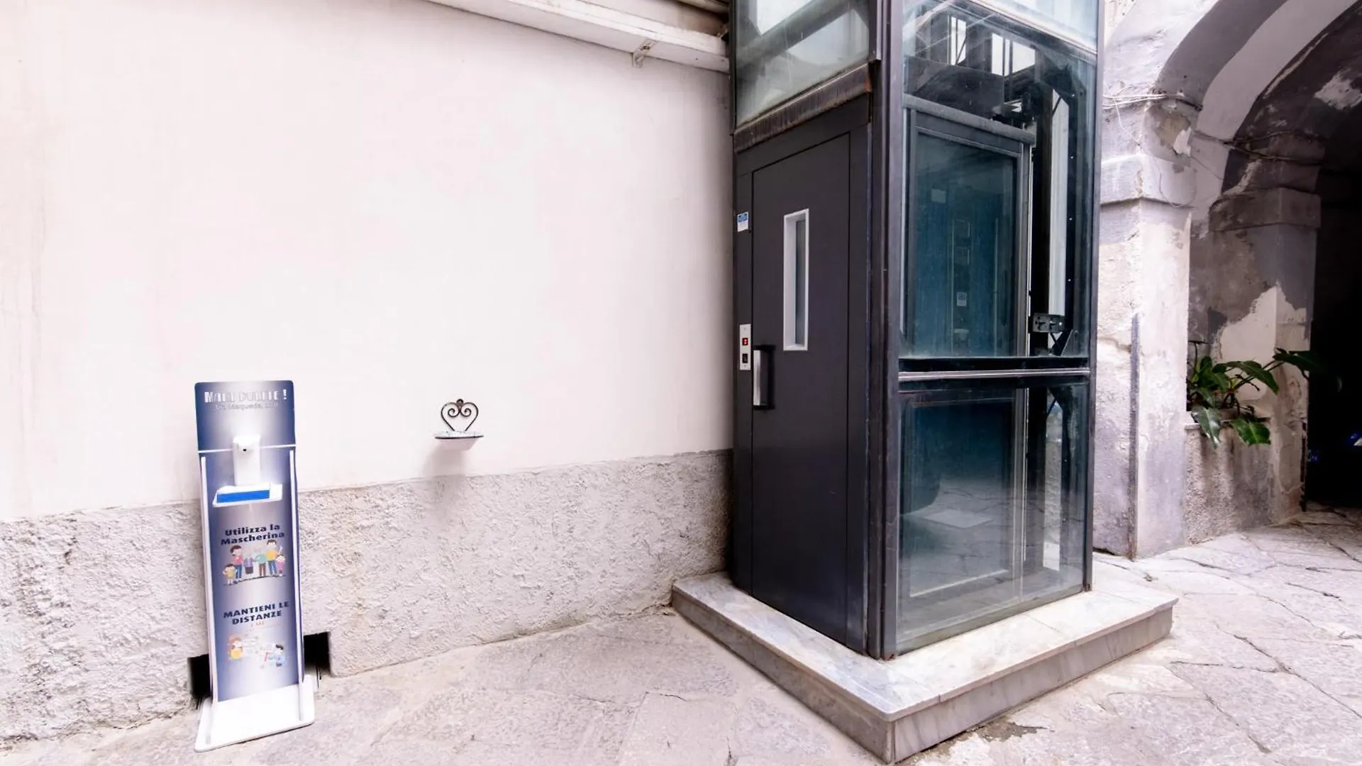 Palazzo Del Bono Suites Palermo Bed & Breakfast